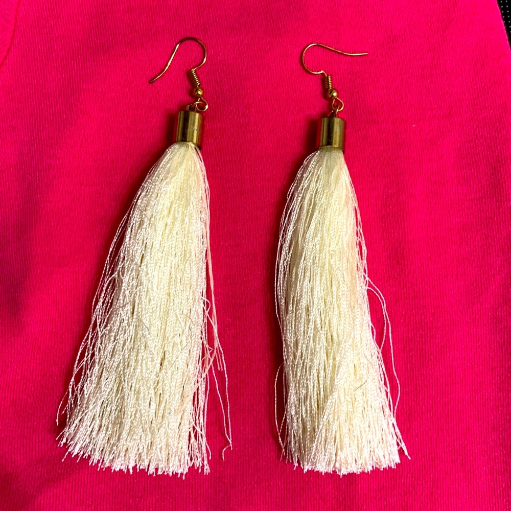 White feather long earrings